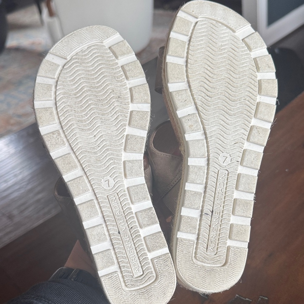 Women's Tan Sandals - Picture 3 of 4